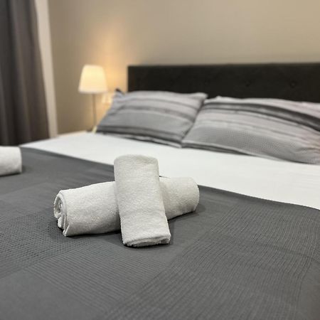 Apartamenticos Plaza Las Armas III Saragossa Exterior foto